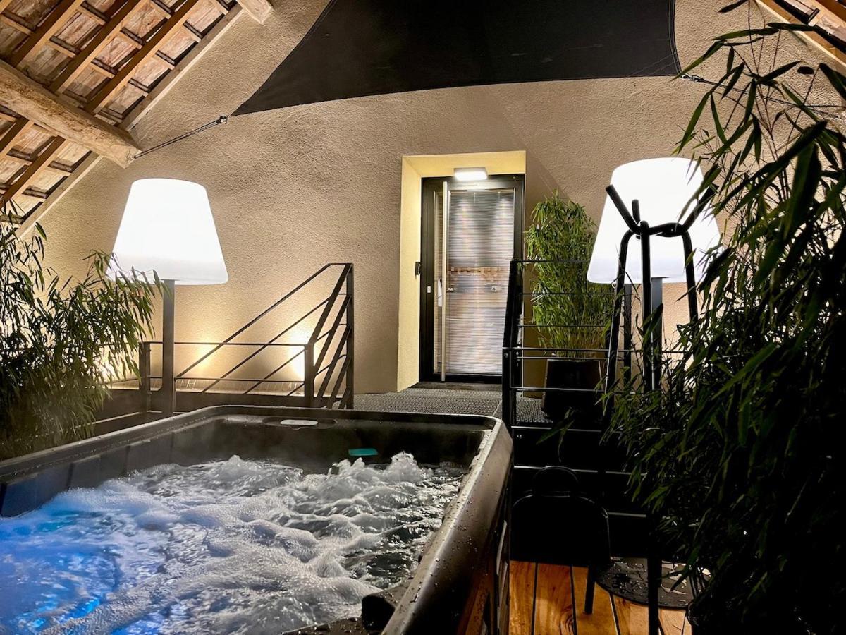 Le Studio Des Pres Verts Suite Design Avec Jacuzzi Privatif Jouey المظهر الخارجي الصورة